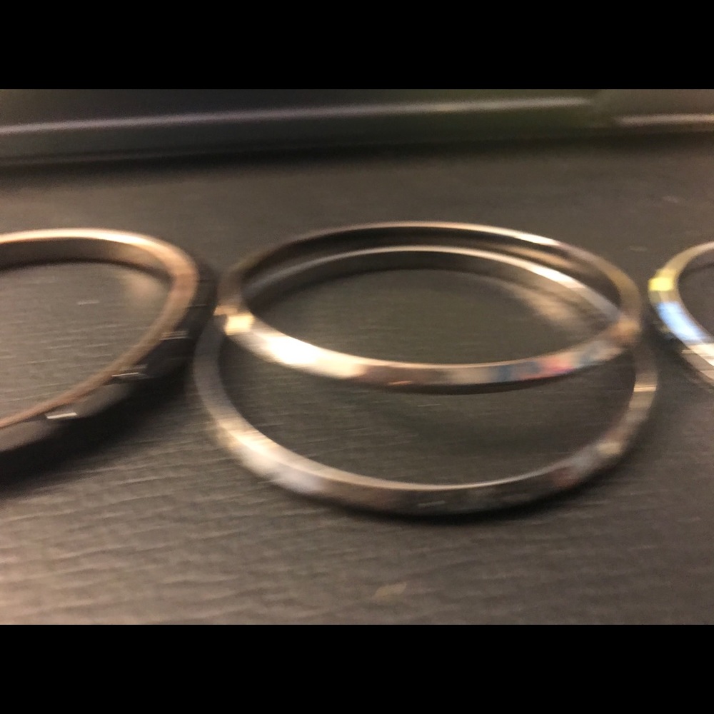 4 bangle bracelets - Picture 3 of 7